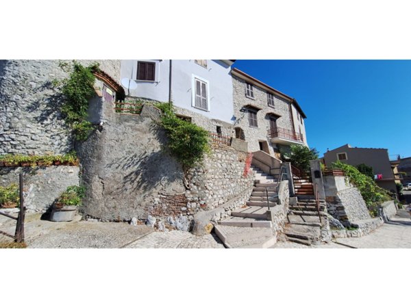 casa indipendente in vendita a Rocca Massima