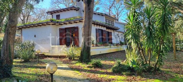 casa indipendente in vendita a Sabaudia in zona Baia d'Argento