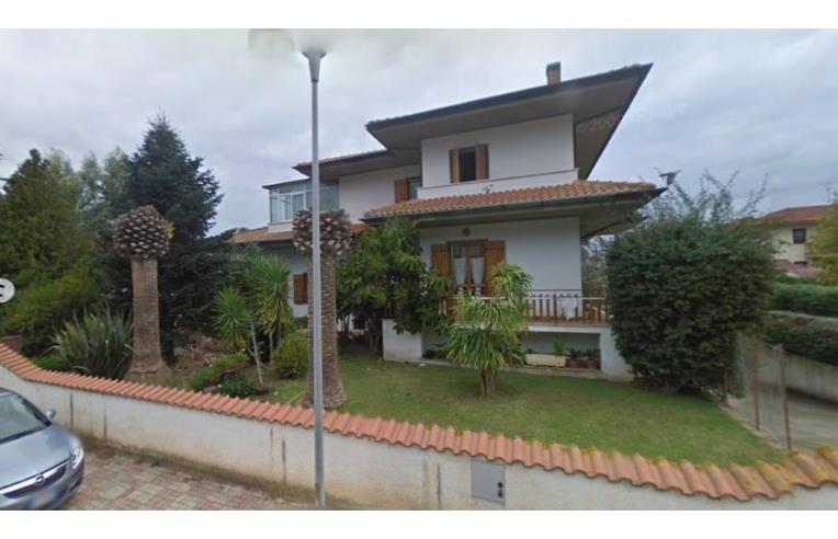 casa indipendente in vendita a Sabaudia in zona Bella Farnia