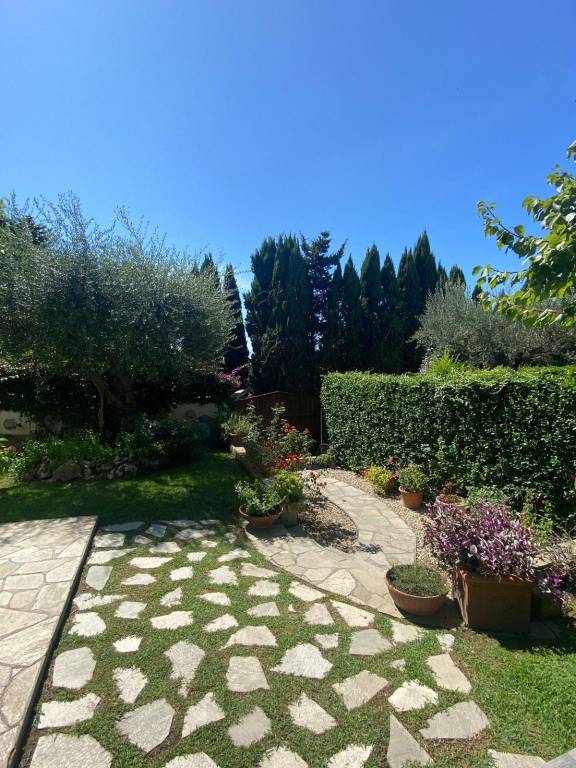 casa indipendente in vendita a Sabaudia in zona Bella Farnia