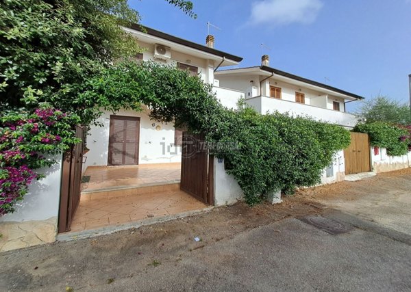 casa indipendente in vendita a Sabaudia