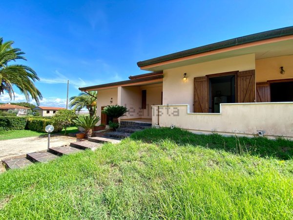 casa indipendente in vendita a Sabaudia