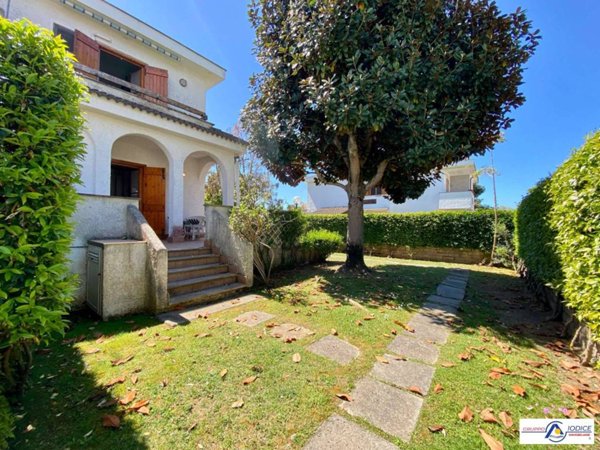 casa indipendente in vendita a Sabaudia