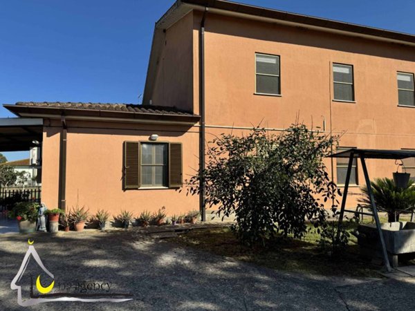 casa indipendente in vendita a Sabaudia