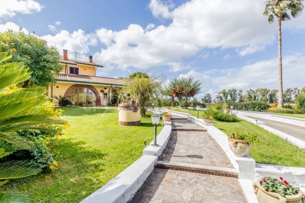 casa indipendente in vendita a Sabaudia