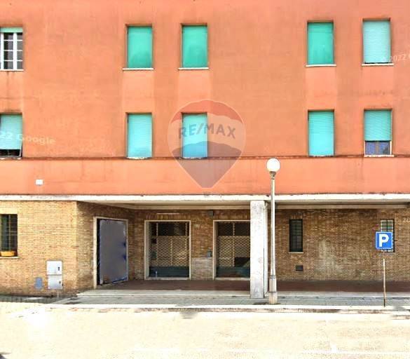 locale commerciale in vendita a Sabaudia