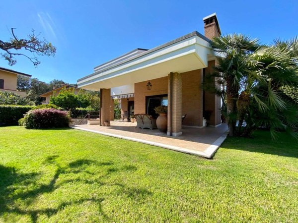 casa indipendente in vendita a Sabaudia