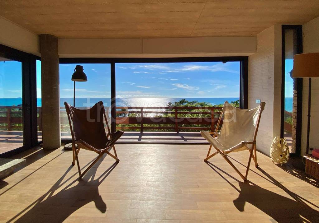 casa indipendente in vendita a Sabaudia