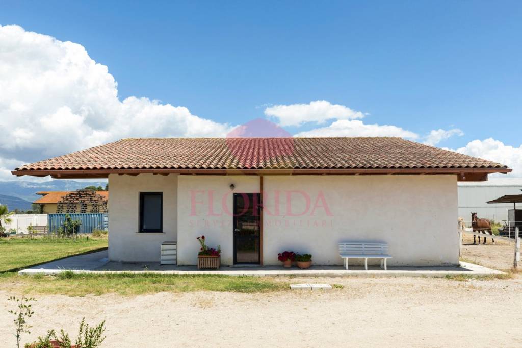 casa indipendente in vendita a Sabaudia