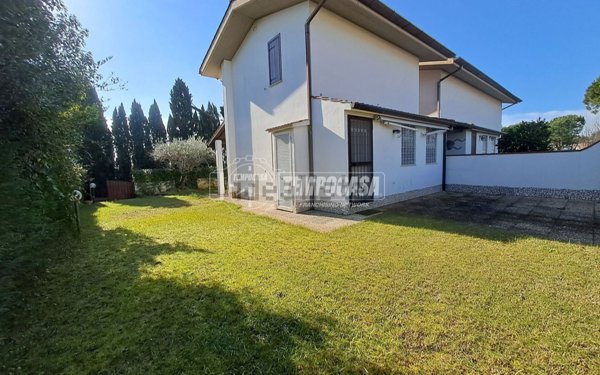 casa indipendente in vendita a Sabaudia