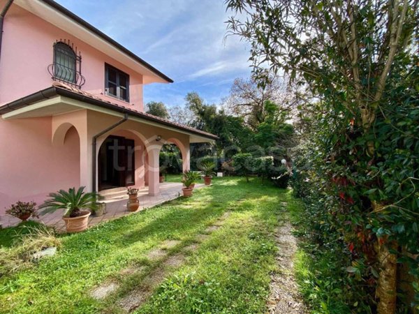 casa indipendente in vendita a Sabaudia