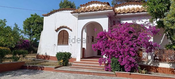 casa indipendente in vendita a Sabaudia