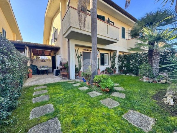 casa indipendente in vendita a Sabaudia in zona Bella Farnia