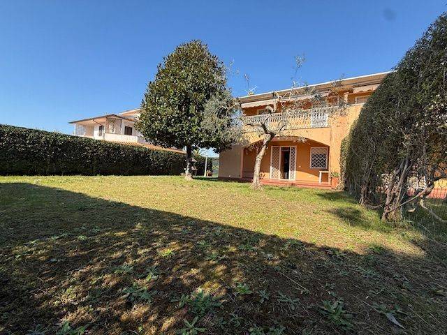casa indipendente in vendita a Sabaudia