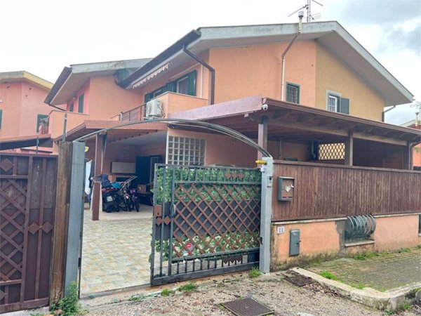 casa indipendente in vendita a Sabaudia