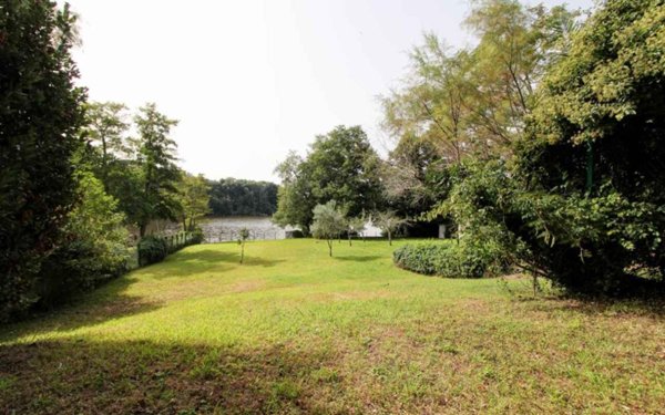 casa indipendente in vendita a Sabaudia