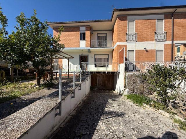 casa indipendente in vendita a Sabaudia