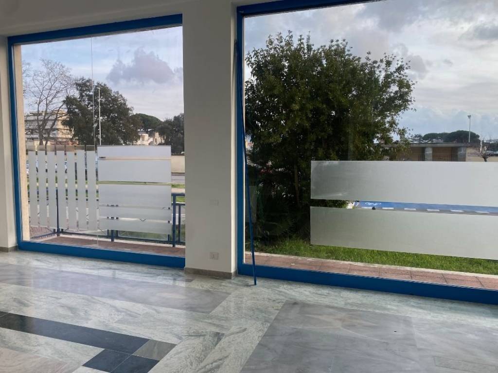 negozio in vendita a Sabaudia