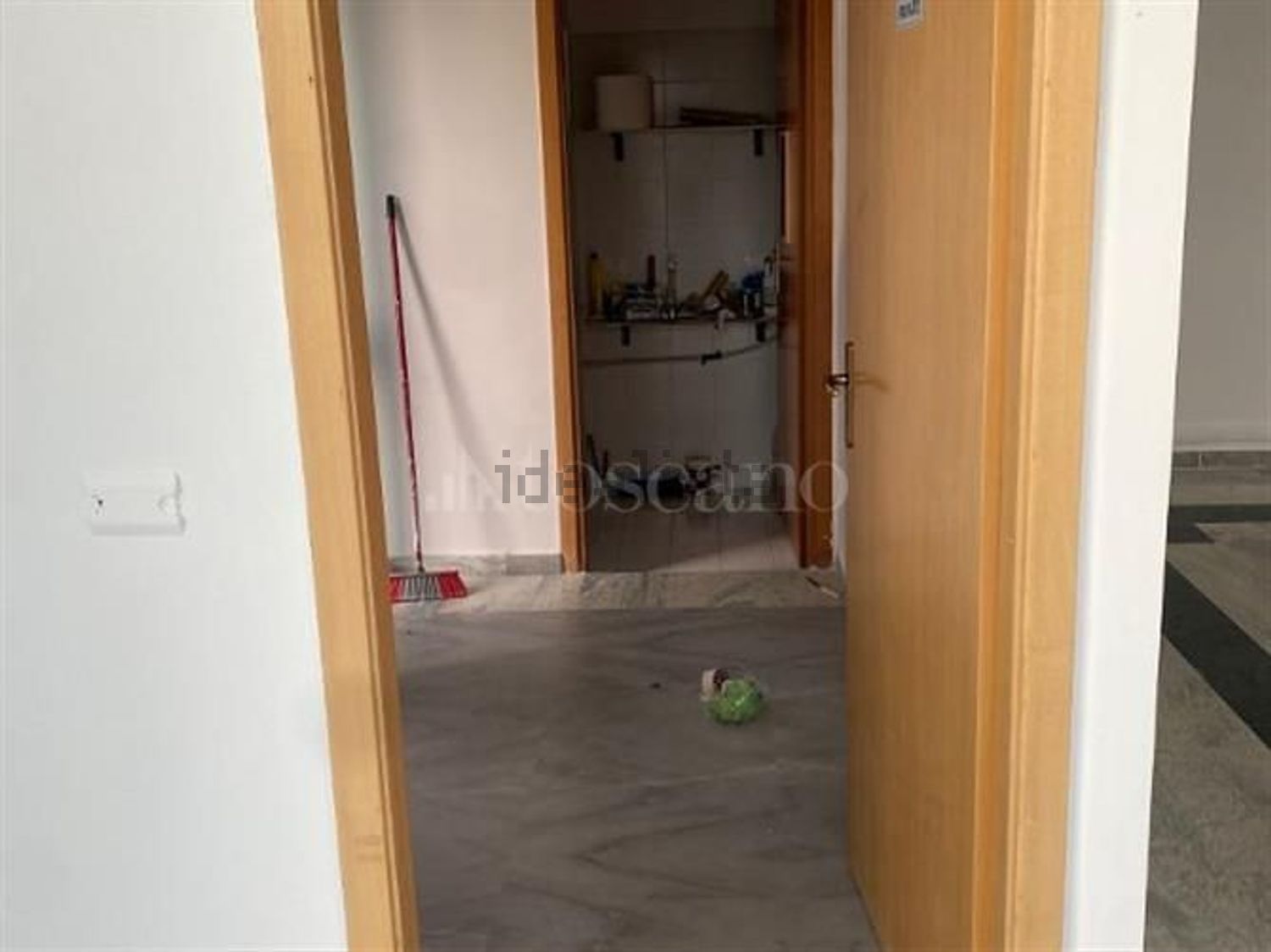 locale commerciale in vendita a Sabaudia