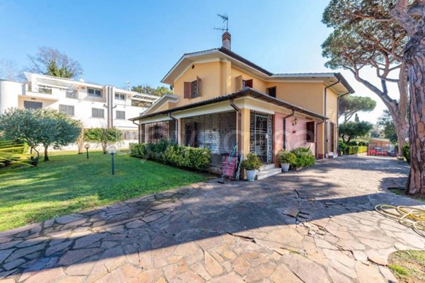casa indipendente in vendita a Sabaudia