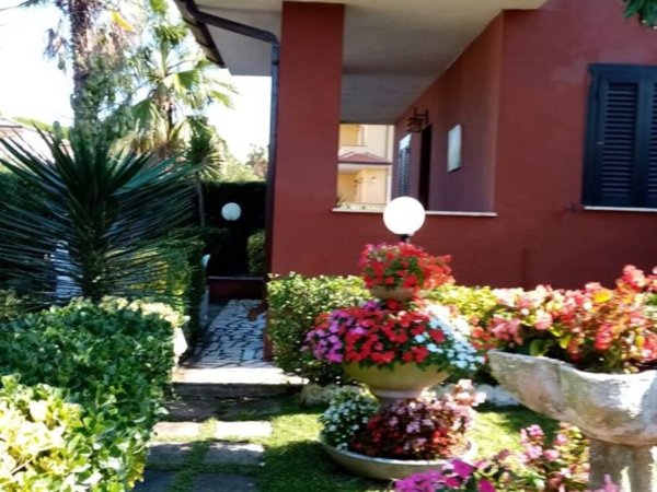 casa indipendente in vendita a Sabaudia