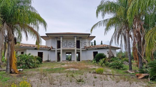 casa indipendente in vendita a Sabaudia
