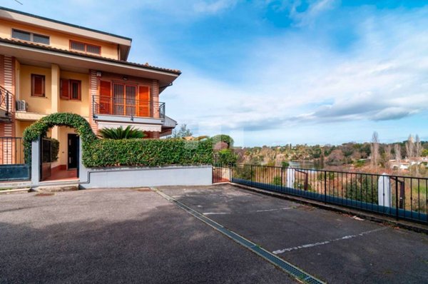 casa indipendente in vendita a Sabaudia