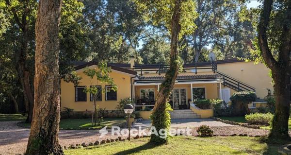 casa indipendente in vendita a Sabaudia in zona Baia d'Argento