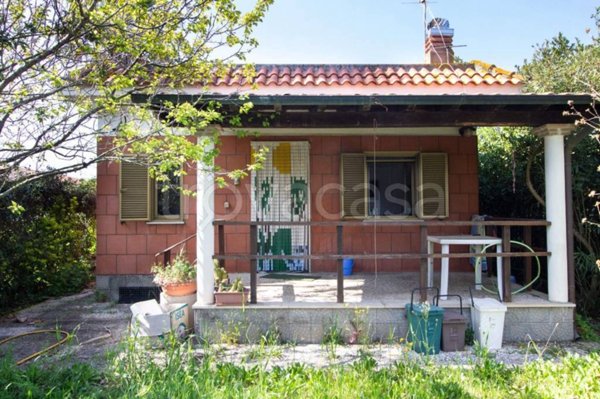 casa indipendente in vendita a Sabaudia in zona Sacramento