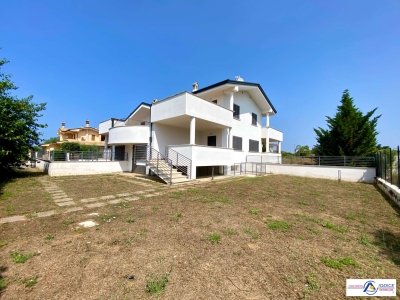 casa indipendente in vendita a Sabaudia