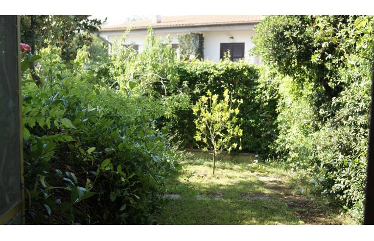 casa indipendente in vendita a Sabaudia in zona Bella Farnia