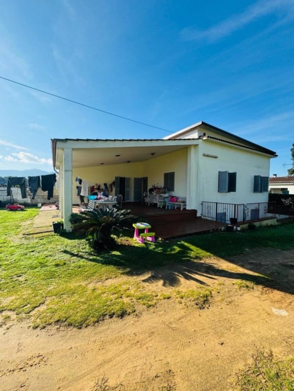 casa indipendente in vendita a Sabaudia
