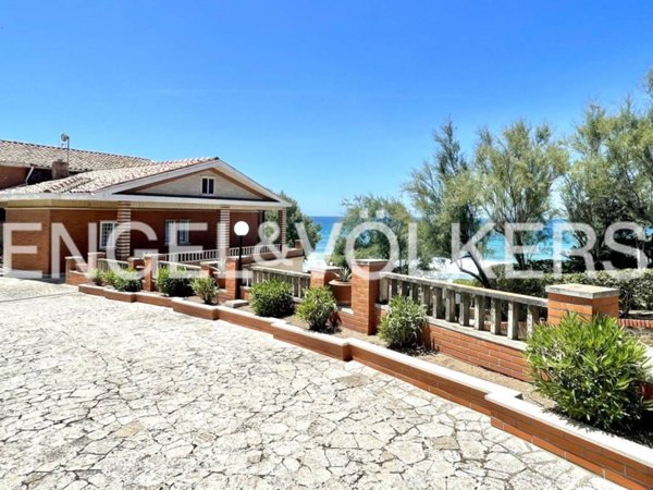casa indipendente in vendita a Sabaudia