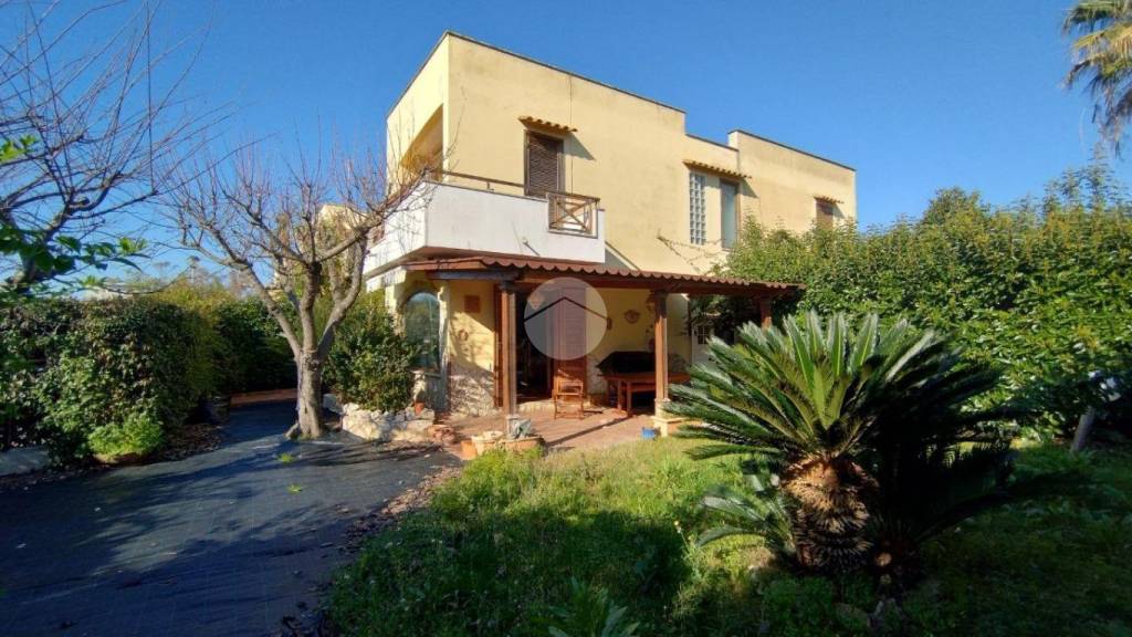 casa indipendente in vendita a Sabaudia in zona Sacramento