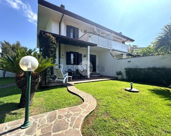 casa indipendente in vendita a Sabaudia in zona Bella Farnia