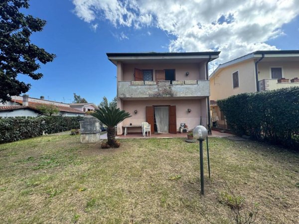 casa indipendente in vendita a Sabaudia