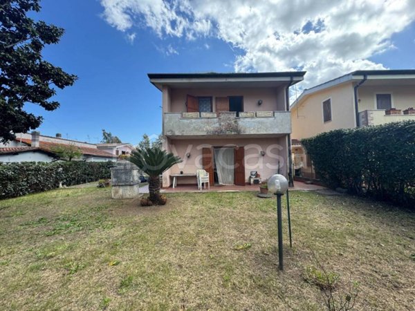 casa indipendente in vendita a Sabaudia