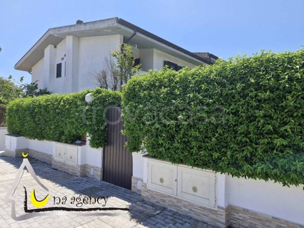 casa indipendente in vendita a Sabaudia