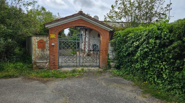 casa indipendente in vendita a Sabaudia