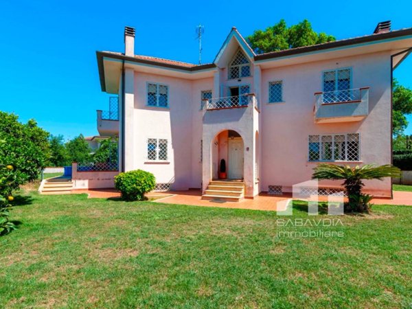 casa indipendente in vendita a Sabaudia