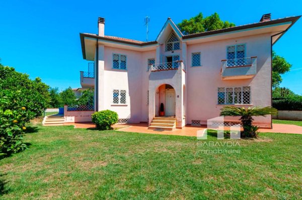 casa indipendente in vendita a Sabaudia
