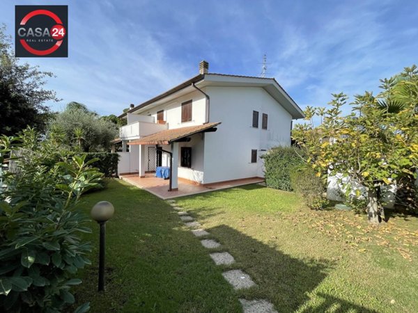 casa indipendente in vendita a Sabaudia in zona Bella Farnia