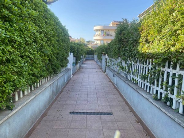 casa indipendente in vendita a Sabaudia