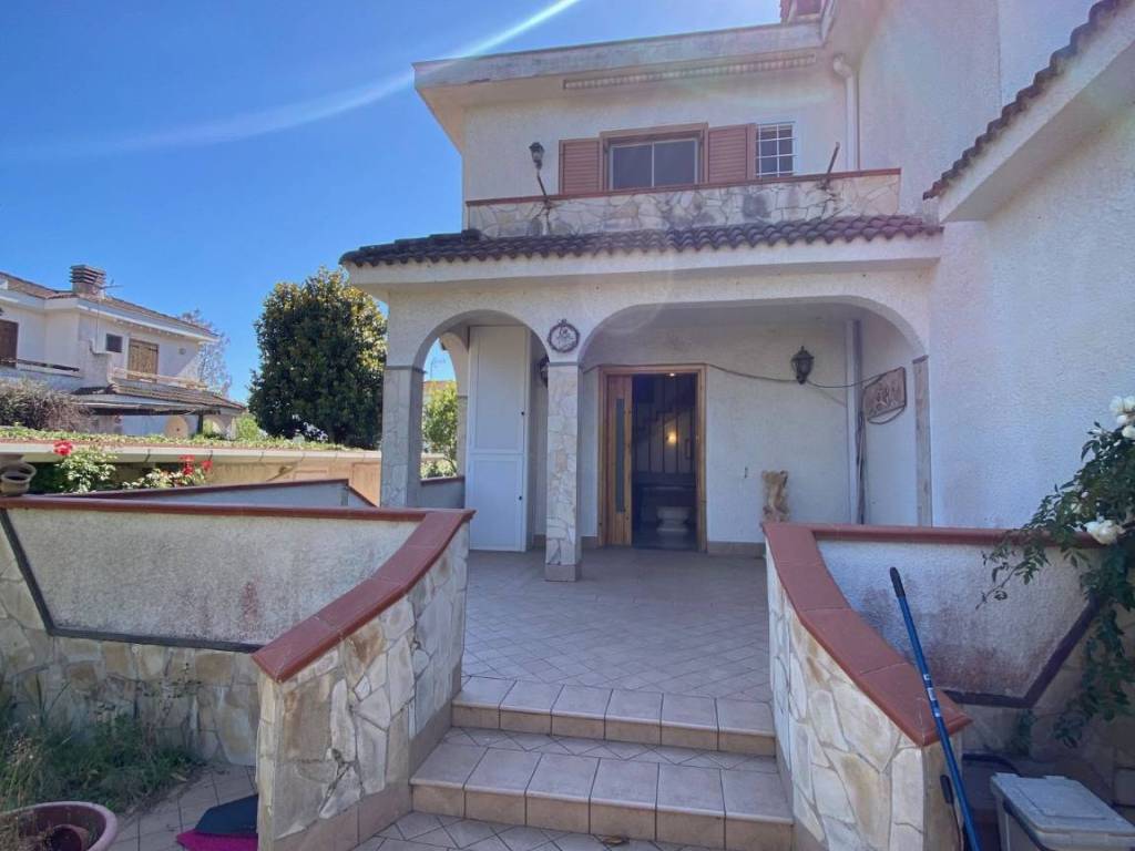 casa indipendente in vendita a Sabaudia