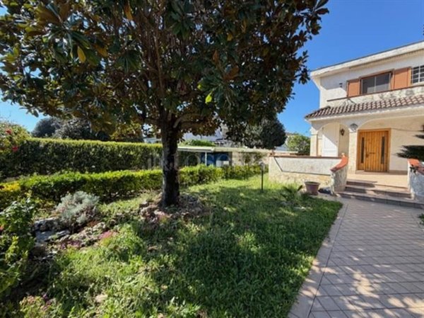 casa indipendente in vendita a Sabaudia