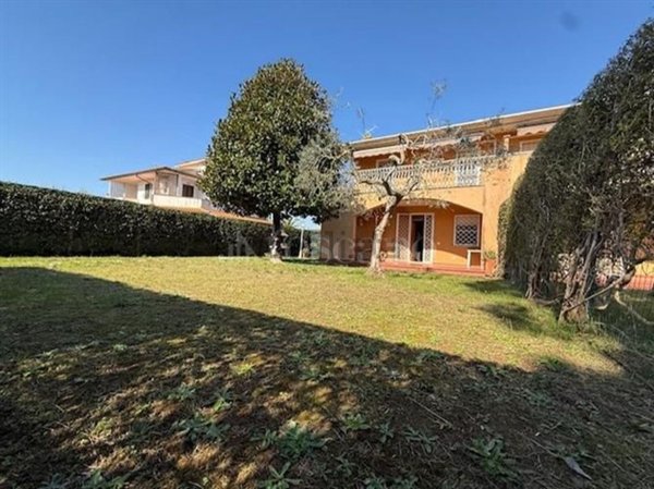 casa indipendente in vendita a Sabaudia in zona Bella Farnia