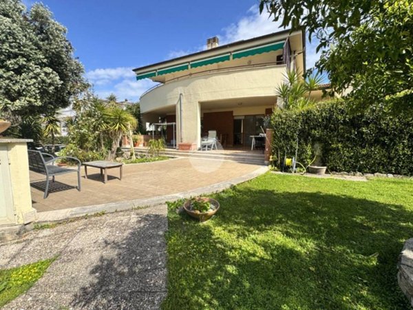 casa indipendente in vendita a Sabaudia