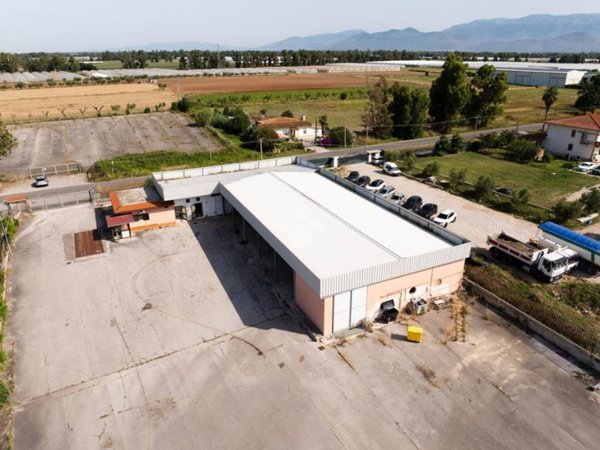 locale commerciale in vendita a Sabaudia
