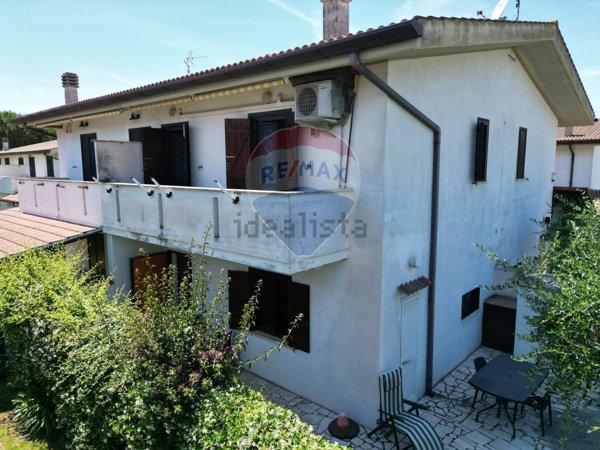 casa indipendente in vendita a Sabaudia in zona Bella Farnia