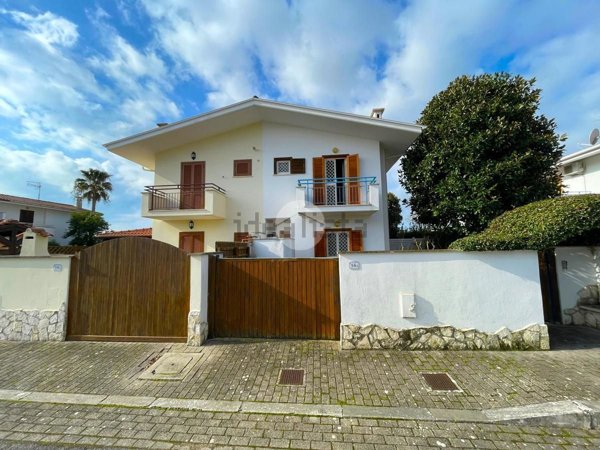 appartamento in vendita a Sabaudia in zona Sacramento